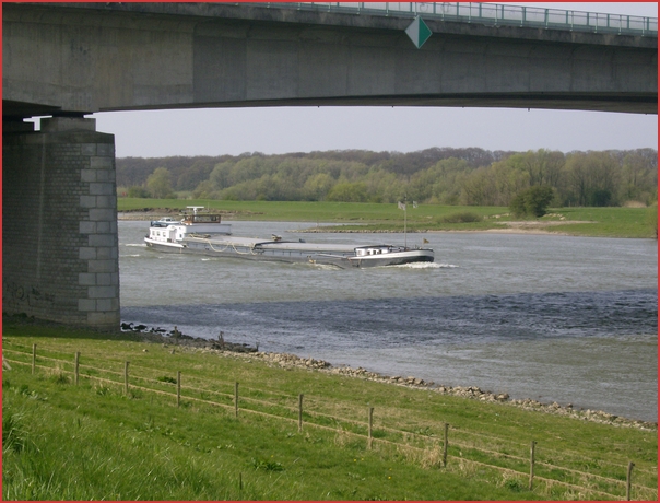 717c 018 Rhine side views Sunday Trip 011 River Rijn - Bridge A50 Heteren